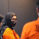 Tampang Ayu Puspita Pakai Baju Tahanan Saat Digiring Polisi